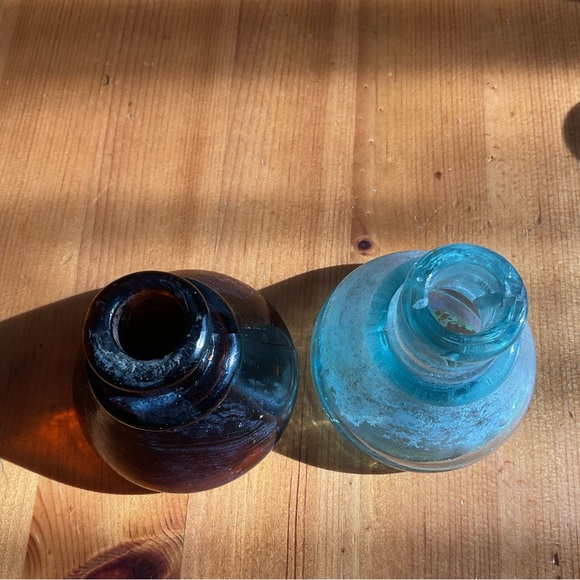 ANTIQUE CARTERS INK BOTTLES ICE BLUE TEAL & AMBER IRIDESCENT LOT OF 2 VINTAGE - Picture 4 of 8